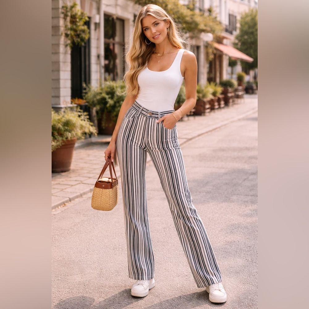 Levi’s Navy White Striped Jeans Straight Leg 30 NWT Coastal Summer